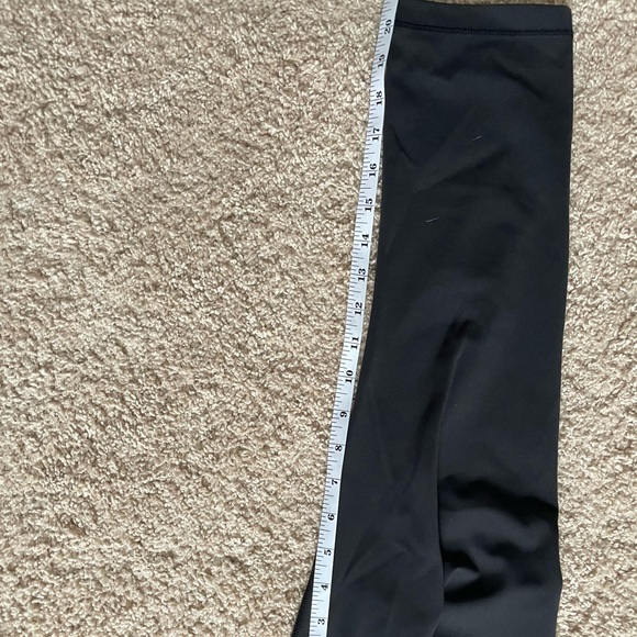Lululemon High Rise Wunder Under Crop Size 6 - Picture 6 of 9